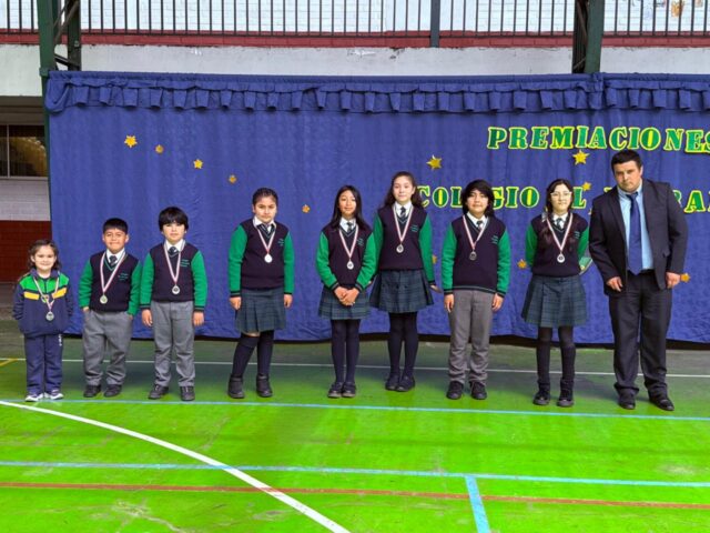 El día viernes 12 de diciembre El Colegio El Labrador Osorno reconoció a sus estudiantes que destacaron en los diferentes ámbitos del proceso de aprendizaje, entre ellos: Académico, compañerismo, espíritu de superación y compromiso lector. Fue una instancia muy enriquecedora y valorada por la comunidad educativa. 

El Colegio El Labrador Osorno comprometido con la formación integral de todos sus estudiantes. 

Sigamos Labrando Futuro...