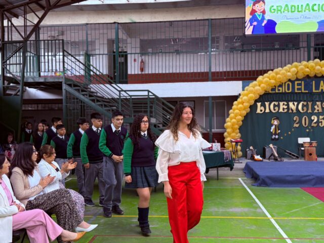 El día viernes 12 de diciembre con una significativa ceremonia El Colegio El Labrador Osorno despidió a sus estudiantes de octavo año básico generación 2025. Fueron años de muchas alegrías, desafíos, experiencias y aprendizajes, que sin duda prepararon a cada estudiante para integrarse con competencias sólidas a la sociedad. Les deseamos un feliz viaje en esta nueva aventura que emprenden y mucho éxito en cada desafío. Dejaron una enorme huella de sabiduría y talento en nuestra comunidad. 

El Colegio El Labrador Osorno comprometido con la formación integral de sus estudiantes. 

Sigamos Labrando Futuro...