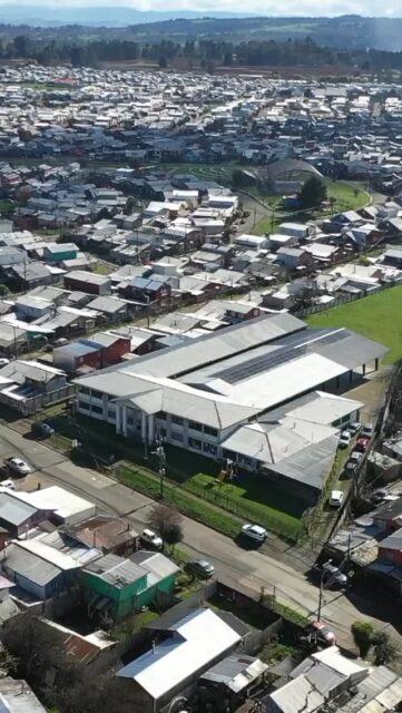 como comunidad educativa del Colegio El Labrador de Osorno, queremos saludar afectuosamente a cada uno de nuestros estudiantes, familias, docentes, asistentes de la educación y colaboradores.

Que este nuevo año nos brinde nuevas oportunidades para seguir creciendo, aprendiendo y fortaleciendo los valores que nos identifican: el respeto, la responsabilidad, la solidaridad y el compromiso con la educación integral de nuestros estudiantes. Colegio el labrador de Osorno “ Labrando futuro “