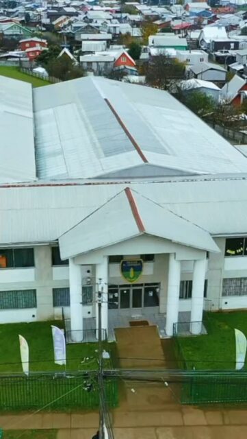 En Colegio El Labrador de Osorno creemos en una educación cercana, integral y basada en valores.
Trabajamos día a día para entregar a nuestros estudiantes un espacio seguro, familiar y lleno de oportunidades para aprender, crecer y desarrollar sus talentos. “Labrando Futuro”