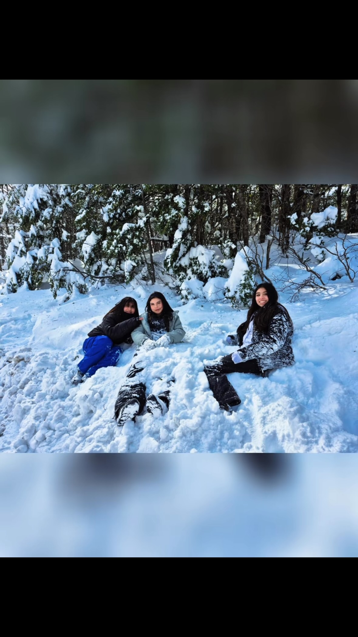🏔️ ¡APRENDER TAMBIÉN ES EXPLORAR Y DESCUBRIR! 

Nuestros estudiantes de 8° Básico vivieron una enriquecedora salida pedagógica a Antillanca y Aguas Calientes, disfrutando de una jornada de aprendizaje, convivencia y conexión con la naturaleza.

Esta experiencia les permitió conocer nuevos entornos, compartir junto a sus compañeros y fortalecer aprendizajes que van más allá del aula, valorando nuestro patrimonio natural y desarrollando habilidades fundamentales para su formación integral.

Porque cada experiencia es una oportunidad para aprender, crecer y construir recuerdos significativos. 

Colegio El Labrador de Osorno.  Labrando Futuro

#ColegioElLabrador #LabrandoFuturo #SalidaPedagógica #OctavoBásico Antillanca AguasCalientes AprenderExplorando Osorno