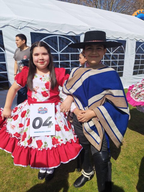 Orgullosos. Informamos que nuestros estudiantes de sexto básico: Eduardo Vidaurrazaga y Bianka Yáñez obtuvieron el 1° lugar en campeonato de cueca realizado los días 18 y 19 de septiembre en el Parque Chuyaca, Osorno. Felicitamos a nuestros estudiantes. 

Colegio El Labrador Osorno comprometidos con la información integral de sus estudiantes. 

Sigamos Labrando Futuro...